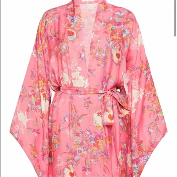 Spell Leo Short Robe - Picture 3 of 7